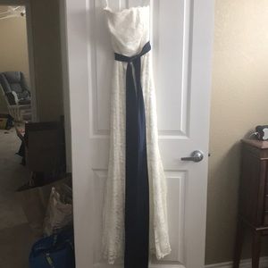 Strapless wedding dress
